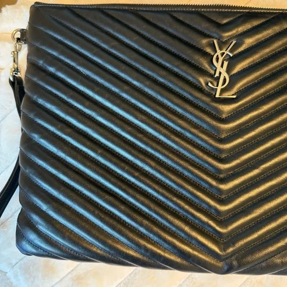 VGC/Excellent Yves Saint Laurent Black Chevron Clutch! COA included! - Picture 4 of 16
